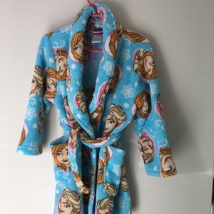 Girl’s Frozen robe